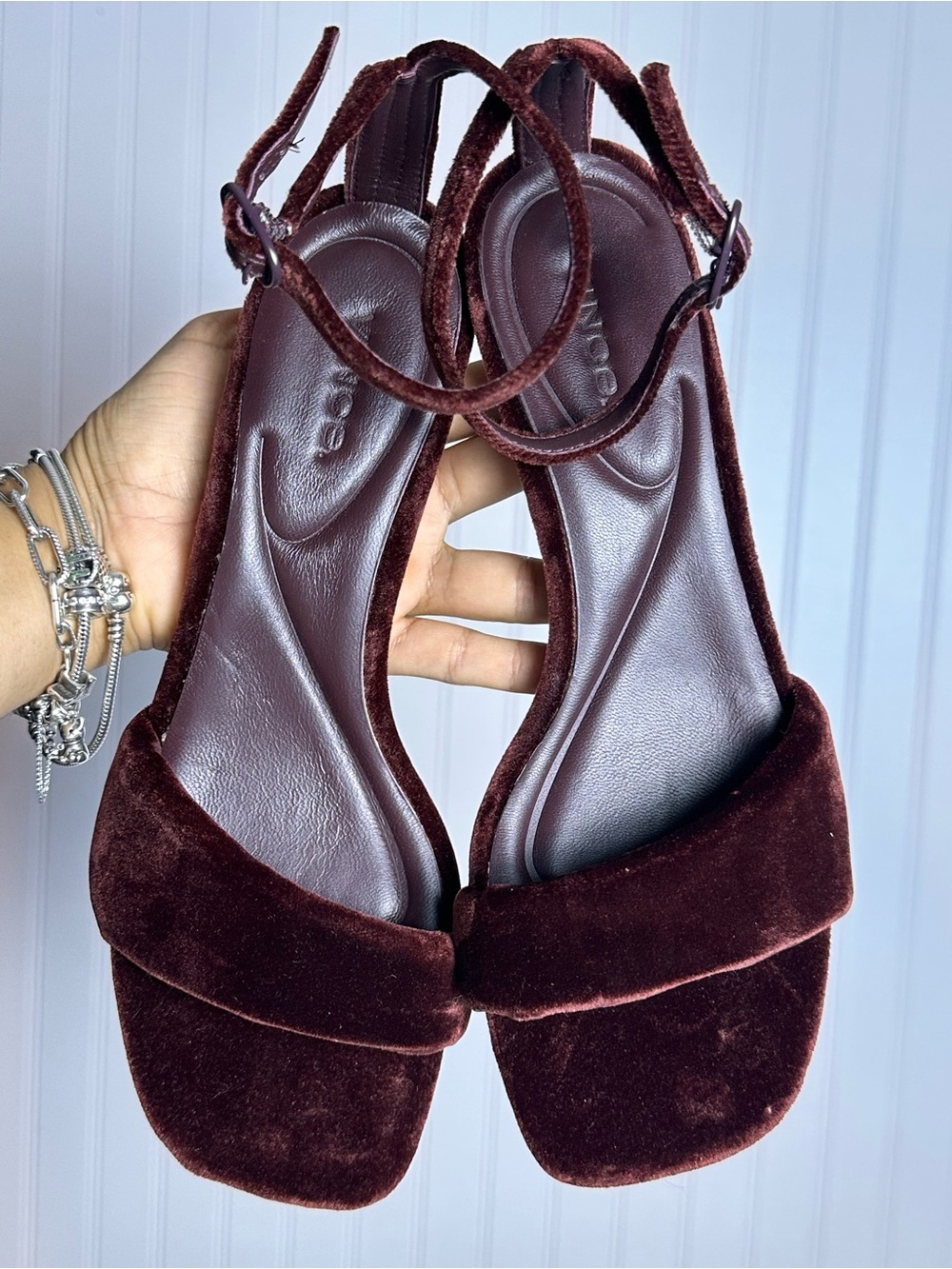 Vince Prue City Kitten Heel Sandal in Pinot Velvet 8.5 M - Picture 14 of 14